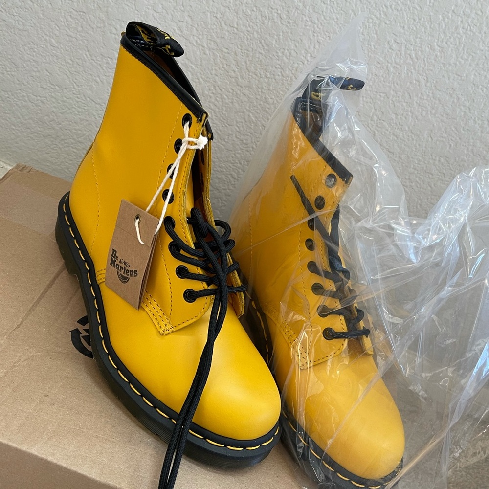 Dr. AirWair Martens yellow/gold brand new no box but tags on.